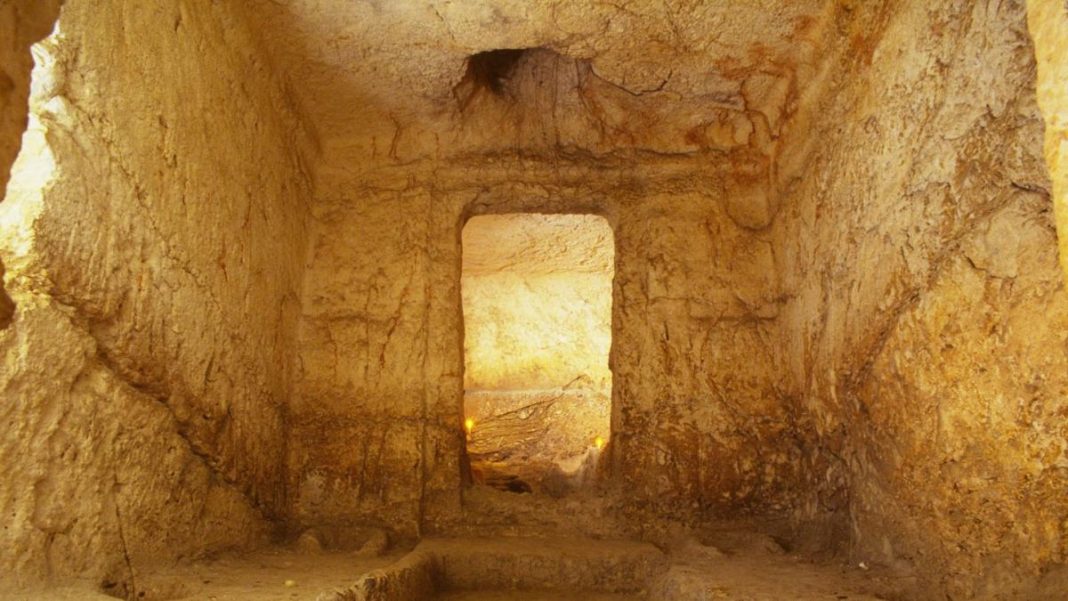 Ancient Tomb Unearthed: A 5,000-Year-Old Gateway to Prehistoric Mysteries