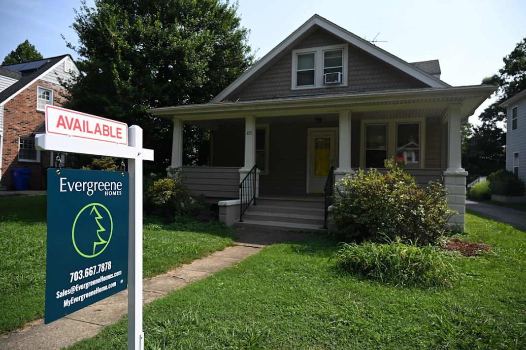 Market Turmoil: Home Sales Stumble as Buyers and Sellers Walk Away